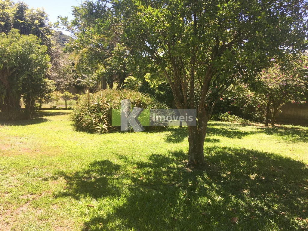 TERRENO AMPLO EM REGIÃO NOBRE E CENTRAL