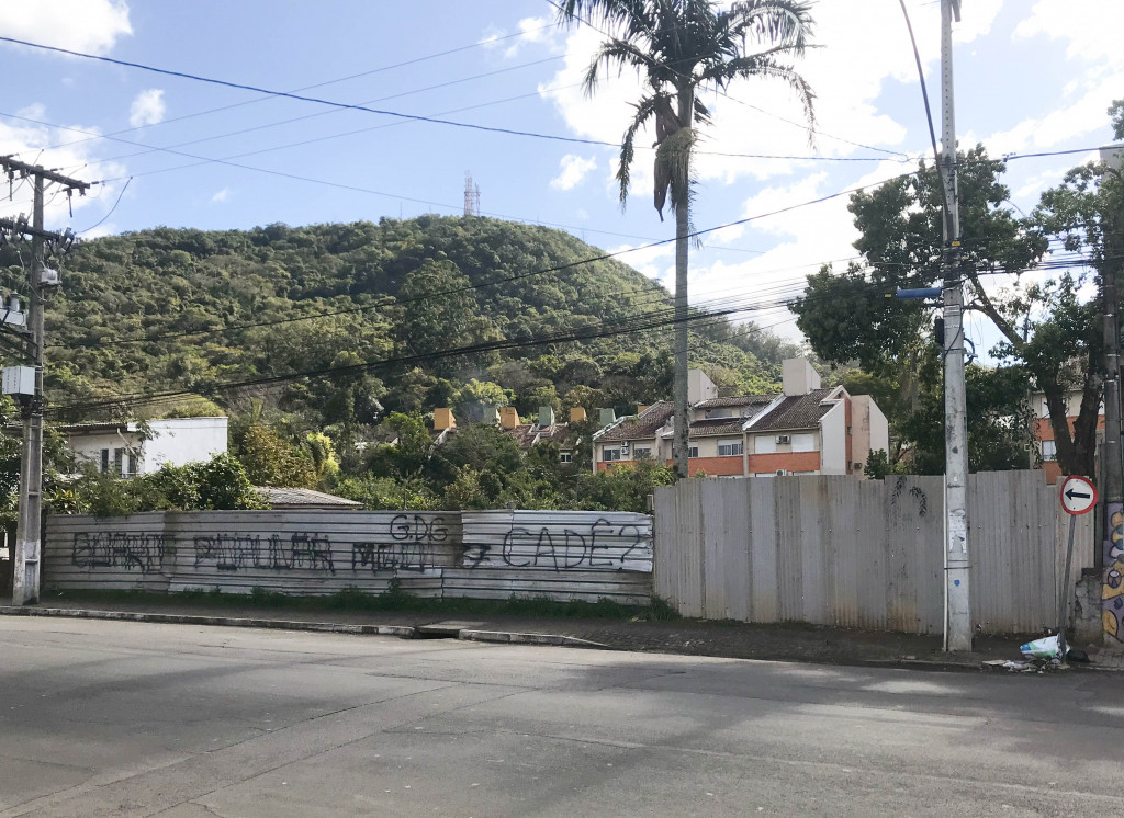 AMPLO TERRENO COMERCIAL EM REGIÃO CENTRAL