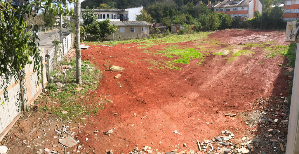 AMPLO TERRENO COMERCIAL EM REGIÃO CENTRAL