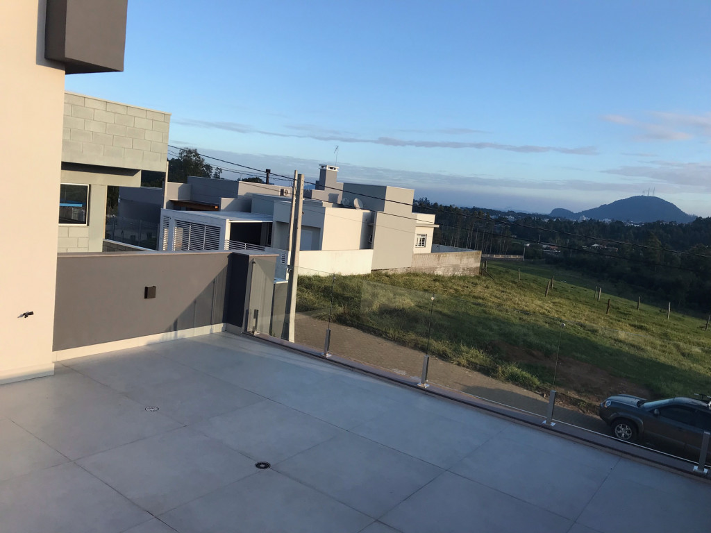 LINDA CASA COM SUÍTE + 2 DORM - PORTO DOS PEREIRA