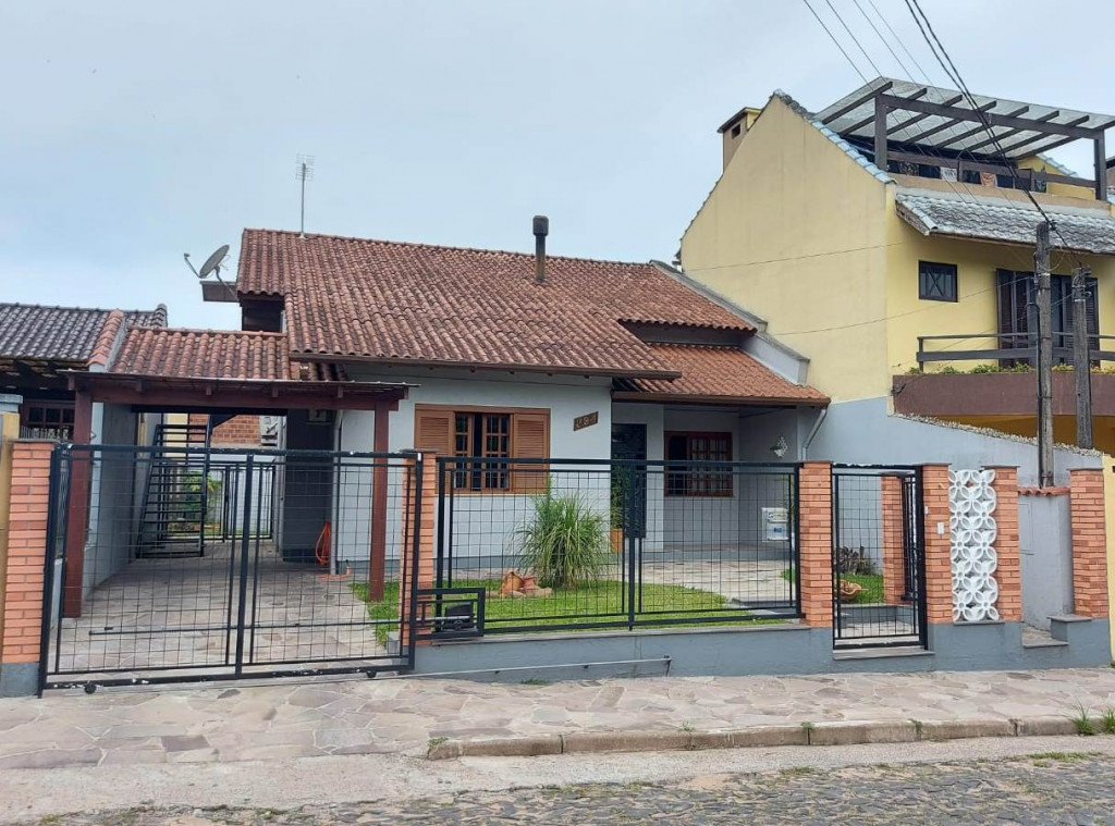 CASA COM ÓTIMA LOCALIZAÇÃO NO BAIRRO SÃO JOÃO