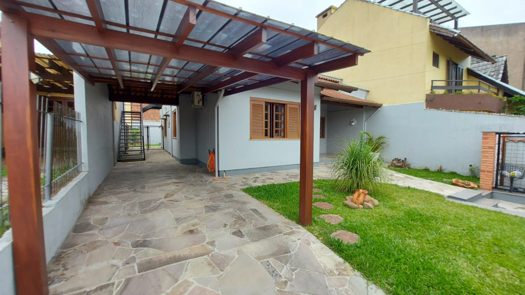 CASA COM ÓTIMA LOCALIZAÇÃO NO BAIRRO SÃO JOÃO