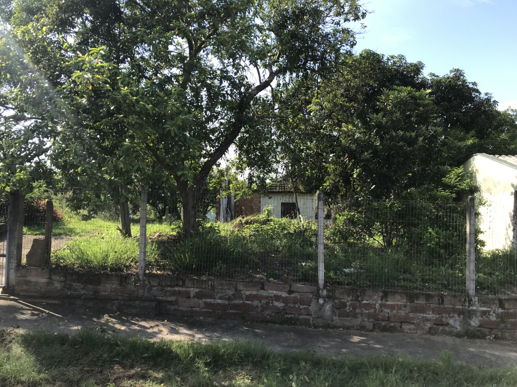 Amplo terreno no Bairro São João - Testada dupla