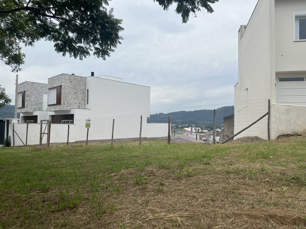 TERRENO COM 21,53m DE TESTADA NA RUA DO FORO