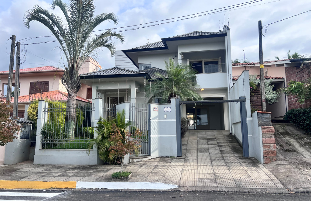 SOBRADO BAIRRO SÃO JOÃO - 2 SUÍTES + 1D